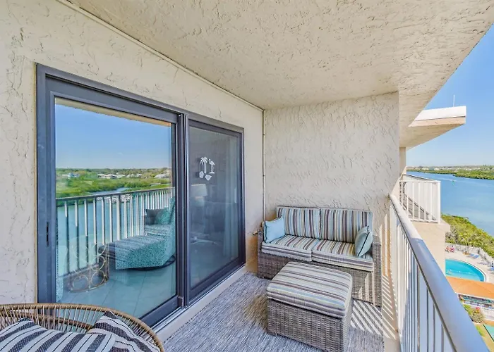 Penthouse Panoramic Waterview Resort-style Condo! Clearwater Beach