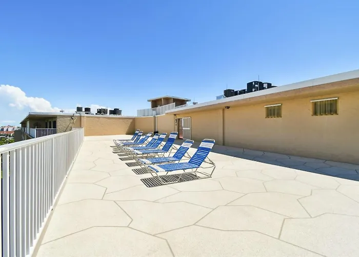 Penthouse Panoramic Waterview Resort-style Condo!