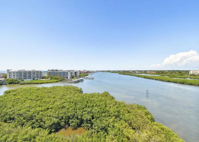 Penthouse Panoramic Waterview Resort-style Condo! *