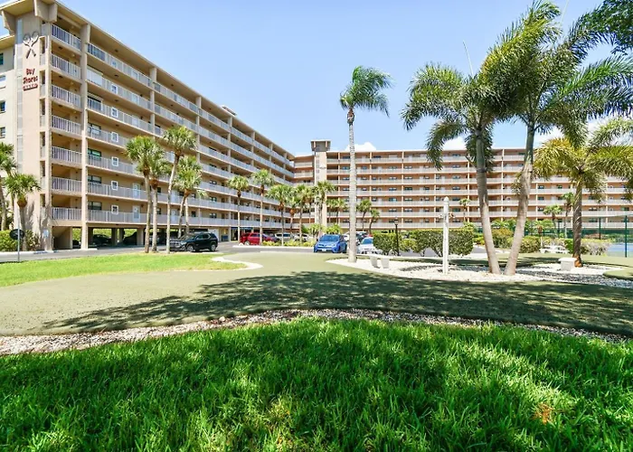 Penthouse Panoramic Waterview Resort-style Condo!